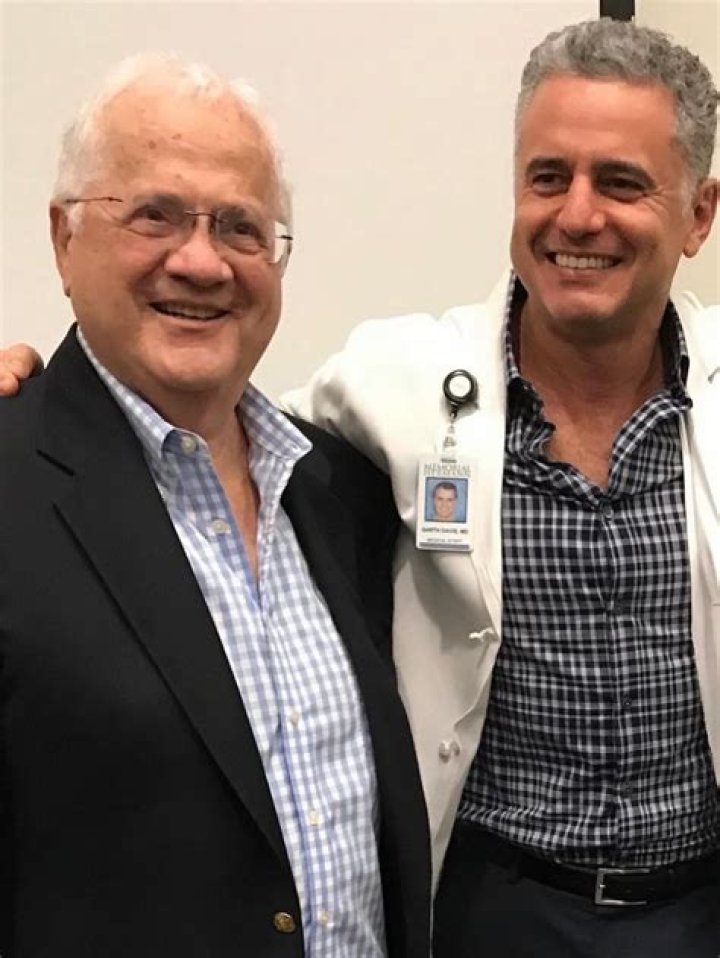 Who is vegan doctor Dr. Garth Davis? Age, Married life, wife, family.