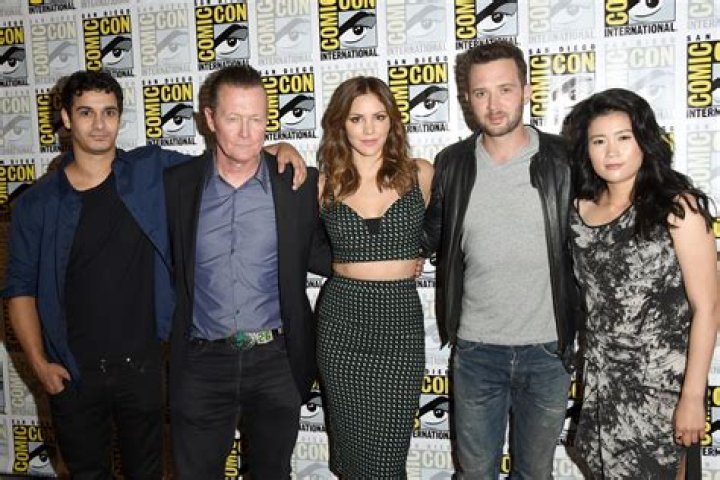 Elyes Gabel - Biographie, Marié, Femme, Femme, Rencontres, Petite amie - Celebrity.tn