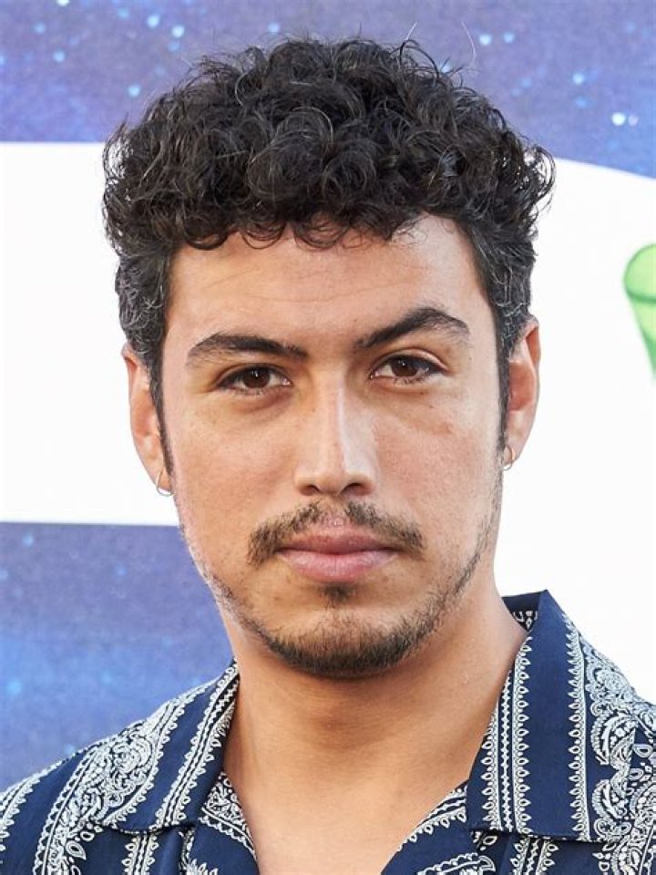 Julio Macias Height, Weight, Age, Girlfriend, Biography, Family & More