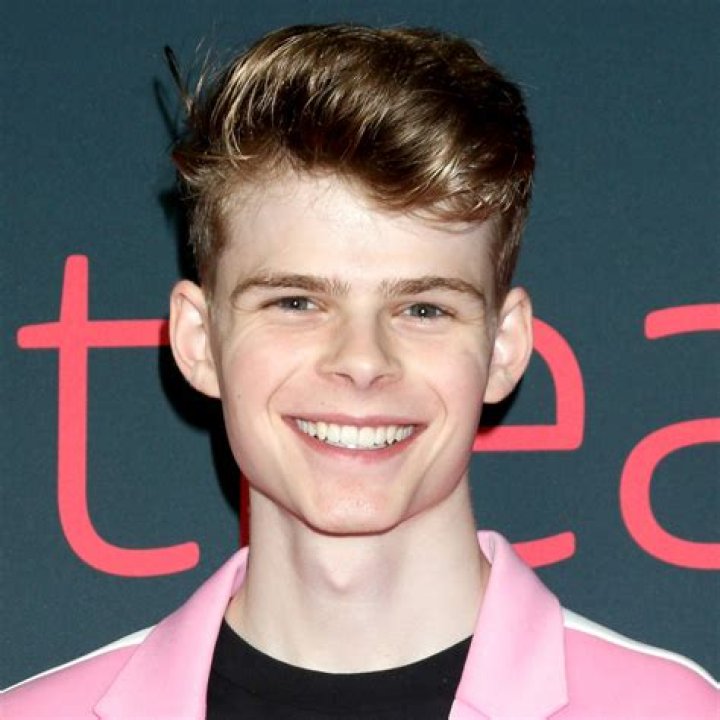 Merrick Hanna Age, Height, Mom, Twin, Girlfriend, Net Worth, Wiki
