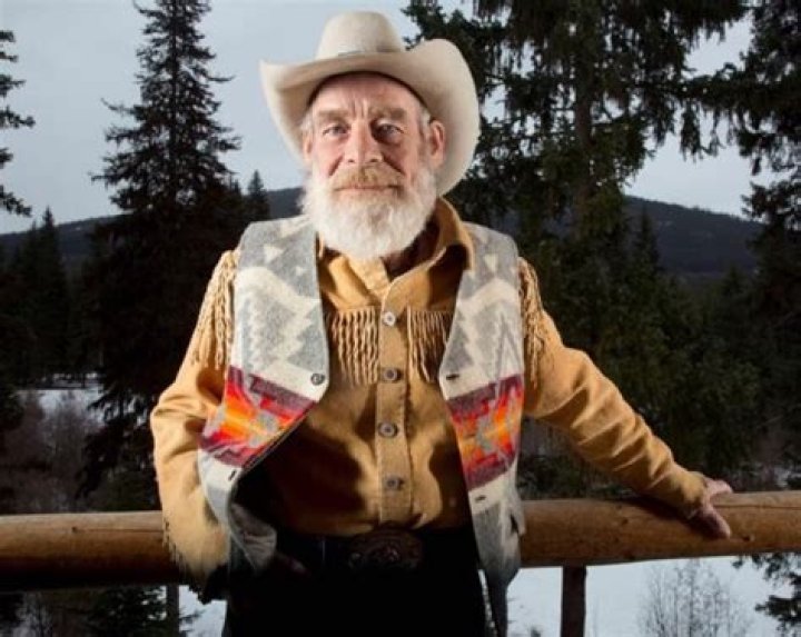 Tom Oar's wiki/bio shows a death & near-death encounter. His net worth? wife, kids.