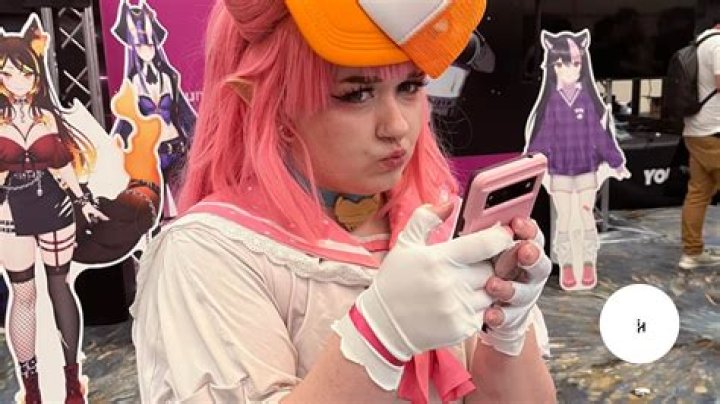 Natsumi Moe Real Face: VTuber Identity And Wikipedia