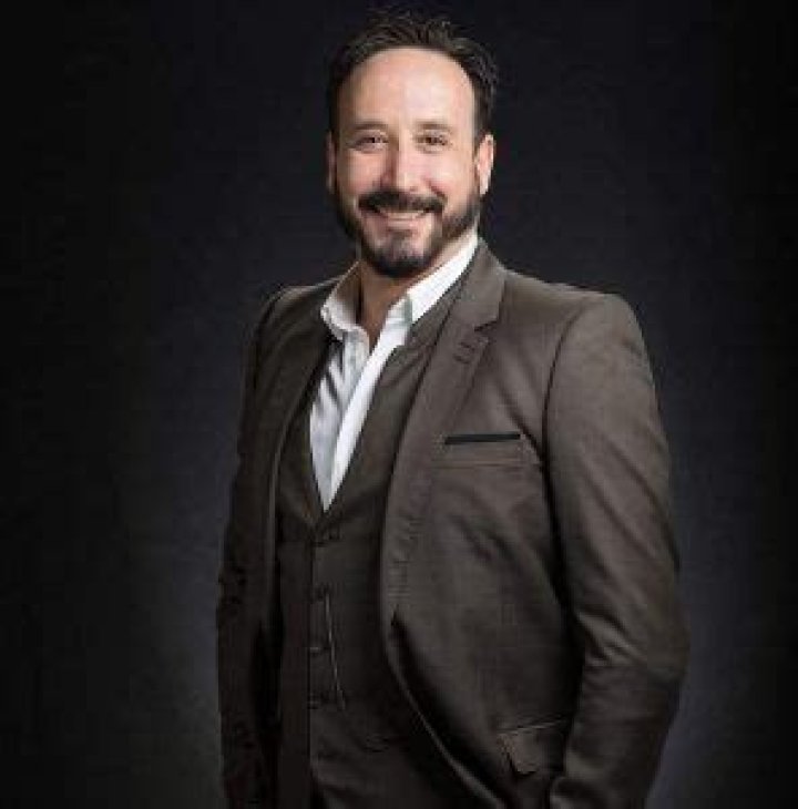 Nejib Belkadhi Wiki, Biographie, Age, Taille, Mariage, Contact & Informations