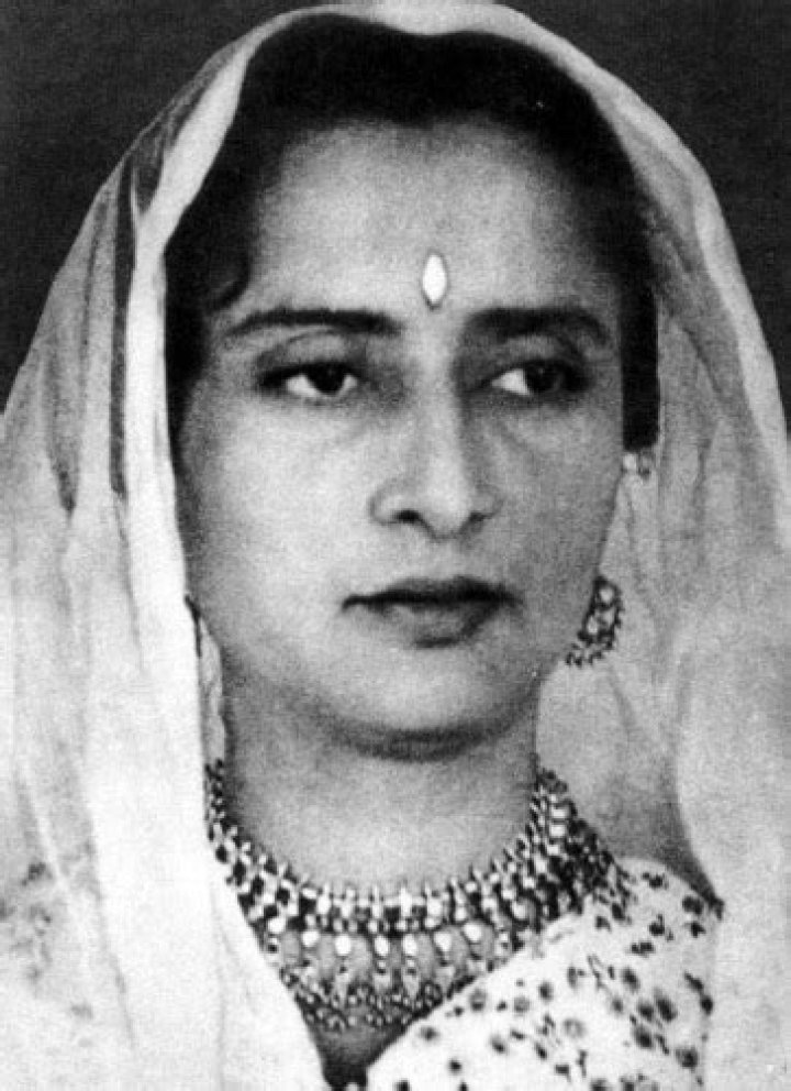 Ramsarni Mehra Kapoor Wiki (Prithviraj Kapoor’s Wife) Age, Biography & Family