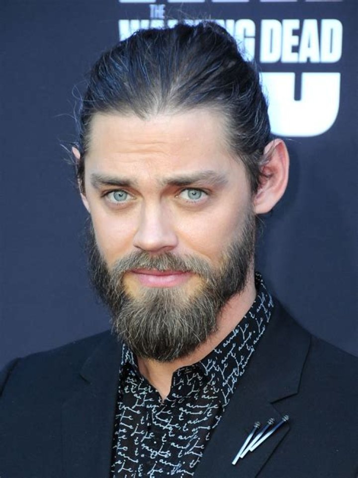 Tom Payne Age, Height, Wife, Net Worth, Kids, Wiki, Bio