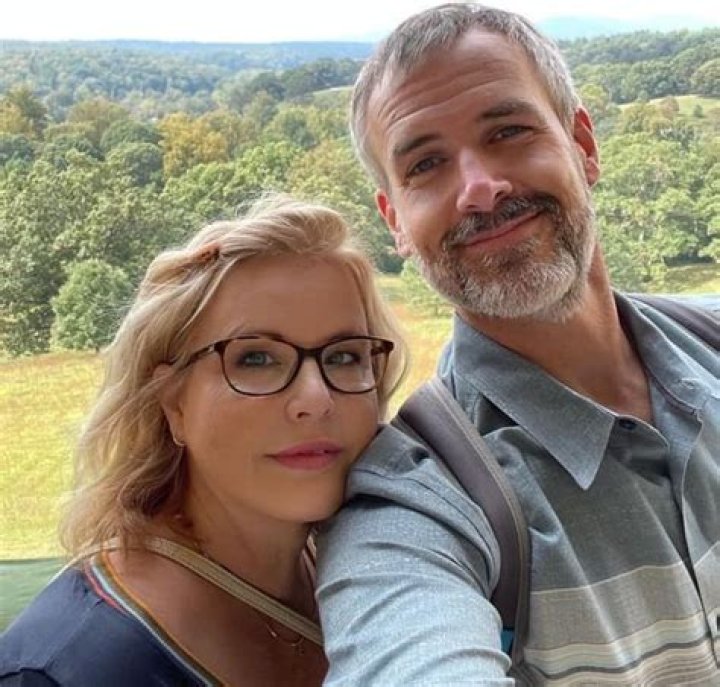 Gina Kimmel [Jimmy Kimmel's ex-wife] wiki/bio shows a relationship with a veteran partner. Her kids and career details.